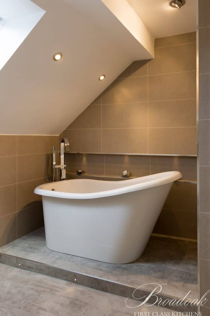 Fully fitted bathroom by Broadoak