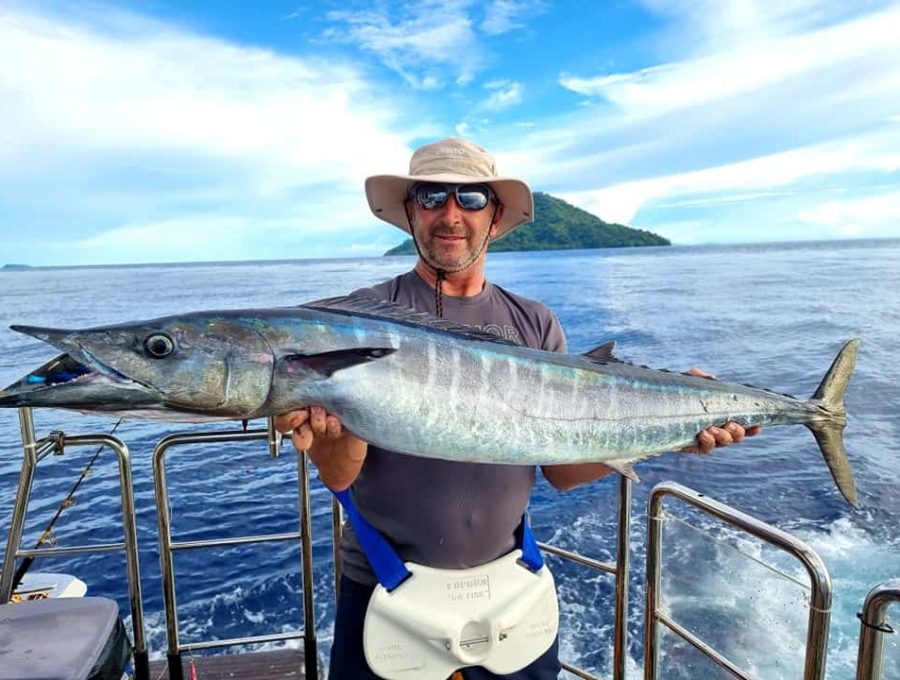 liveaboard fishing