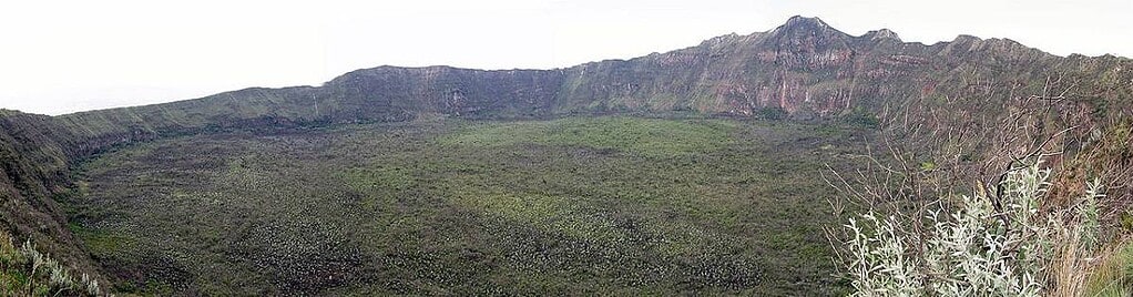 Mount Longonot crater