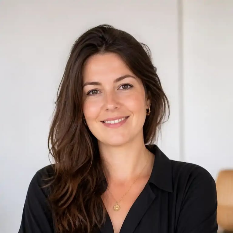 Anaïs Laroque-Dumay, rédactrice en chef de By Juanita