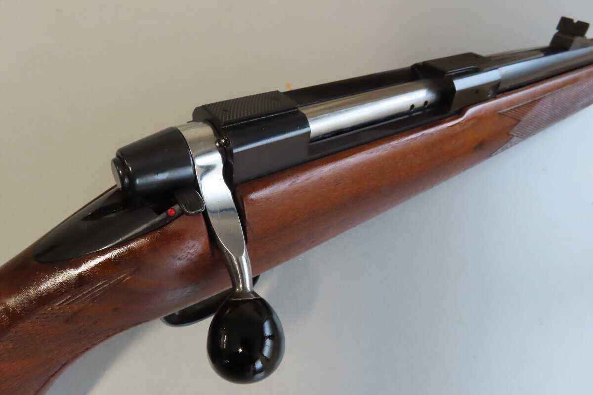 High-quality vintage firearm by Colonial Ammunition Company.