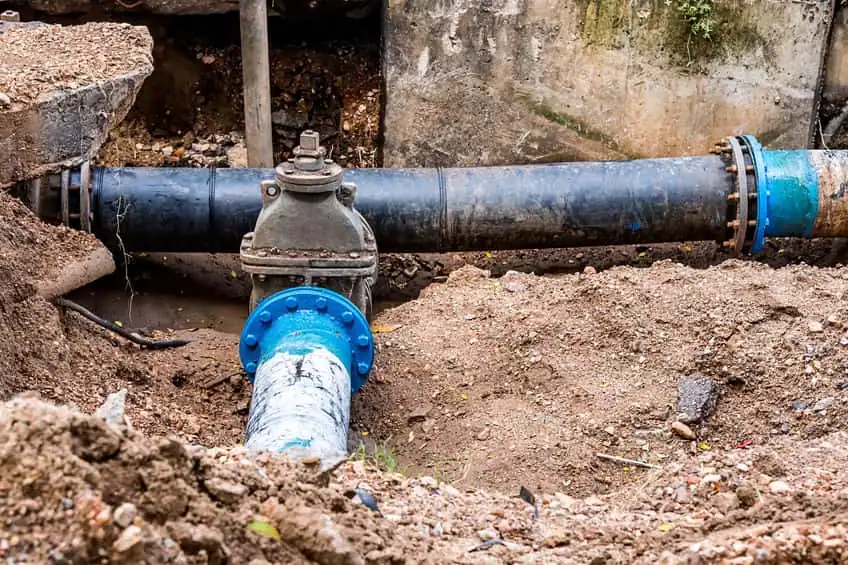 Underground-Water-Main-Pipe-Replacement-Excavation