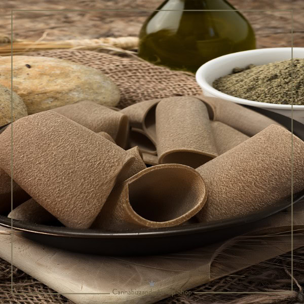 paccheri con semola integrale, acqua e farina di canapa, prodotti in regime biologico senza pesticidi né antiparassitari