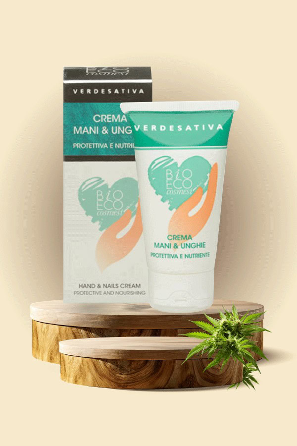 Crema mani protettiva e nutriente, offre una efficace barriera contro agenti chimico-fisici esterni, ha un’intensa azione idratante- lenitiva ed antiossidante.