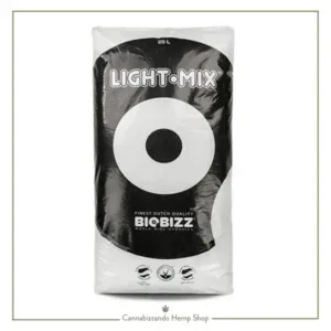 LIGHT MIX di Biobizz è un terriccio di base ideale per promuovere una crescita potente nei germogli, nelle piantine e nelle talee, sin dall’inizio.