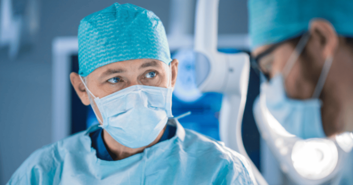 A surgeon using a data-driven surgery platform to minimize surgical errors