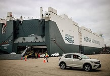 The Port Elizabeth Car Terminal handles Vessel Hoegh Auroras first Africa call