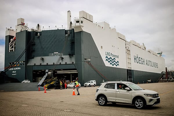 The Port Elizabeth Car Terminal handles Vessel Hoegh Auroras first Africa call