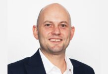 Do optimistic investors make more money