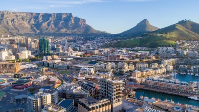 Cape Town Picture of Waterfront and Table Mountain