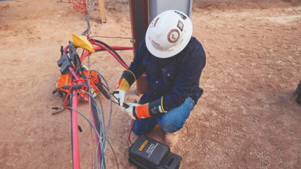 Solar PV fault detection: Diagnosing hardware failures with Fluke I-V curve tracing – Comtest