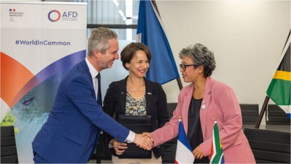 Transnet and AFD sign major agreement to decarbonise South Africa’s freight  sector 