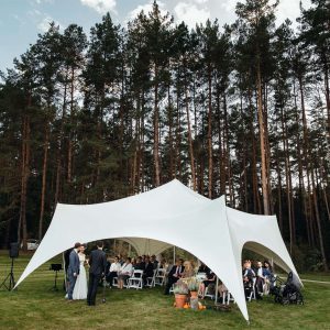 Capri M palapinė 70 m² vestuvėms – vestuvių ceremonija lauke