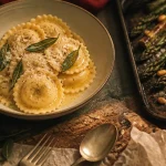 Accompagnement ravioli : raviolis ricotta, beurre de sauge et asperges rôties
