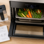 fonctionnement four vapeur avec légumes et accessoires