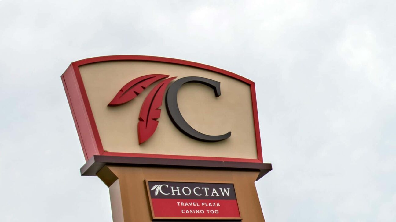 Travel Plaza Sign