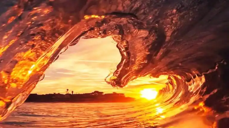 A wave of water in the shape of a heart