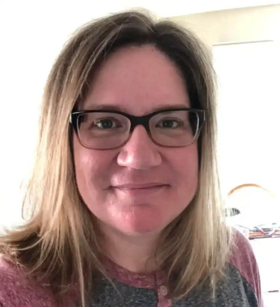 Casual picture of Alicia Bowyer.