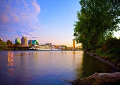 cinecrown-hdr-old-sacramento-golden-bridge-sunset-delta-king-boat