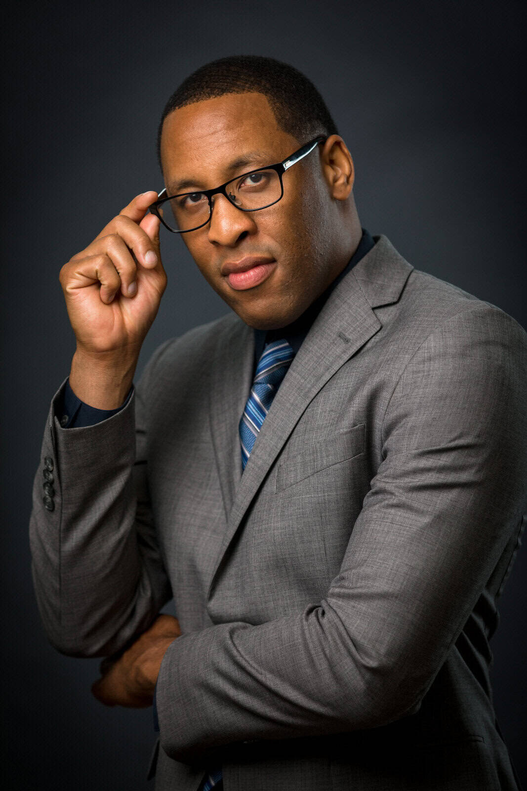 cinecrown-headshot-photography-real-estate-agent-male-1