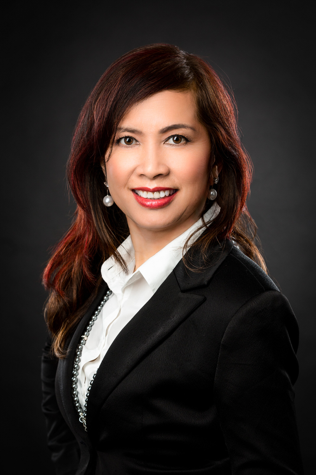 cinecrown-headshot-photography-real-estate-female-agent-3