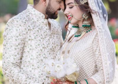 cinecrown-indian-wedding-photographers-couple-at-the-garden