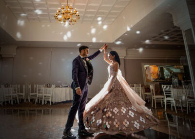 cinecrown-indian-wedding-photography-first-dance-couple-reflection