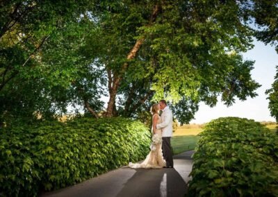 cinecrown-wedding-photo-catta-verdera-couple-at-the-bridge