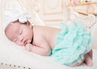 cinecrown baby photography sleeping baby on vintage chair