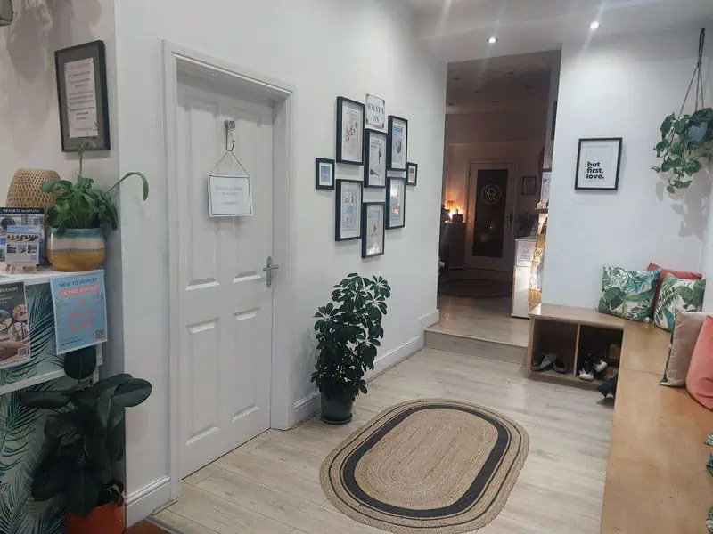 clapham chiropractic clinic waiting room
