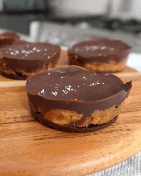 Miniatura del video con la receta de dulce de chocolate, dátiles y mantequilla de maní.