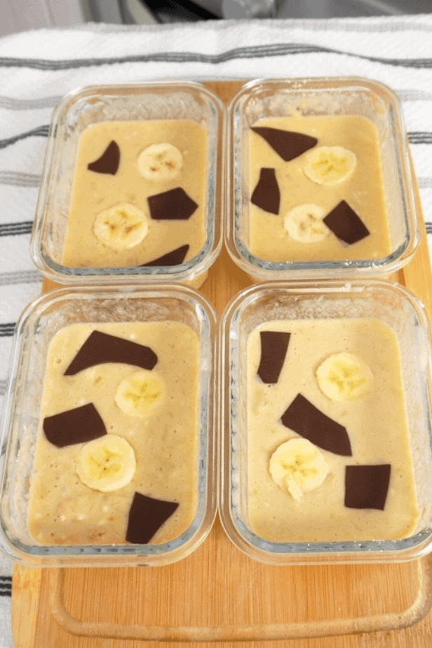 Panqueques de banana bread al horno altos en proteina