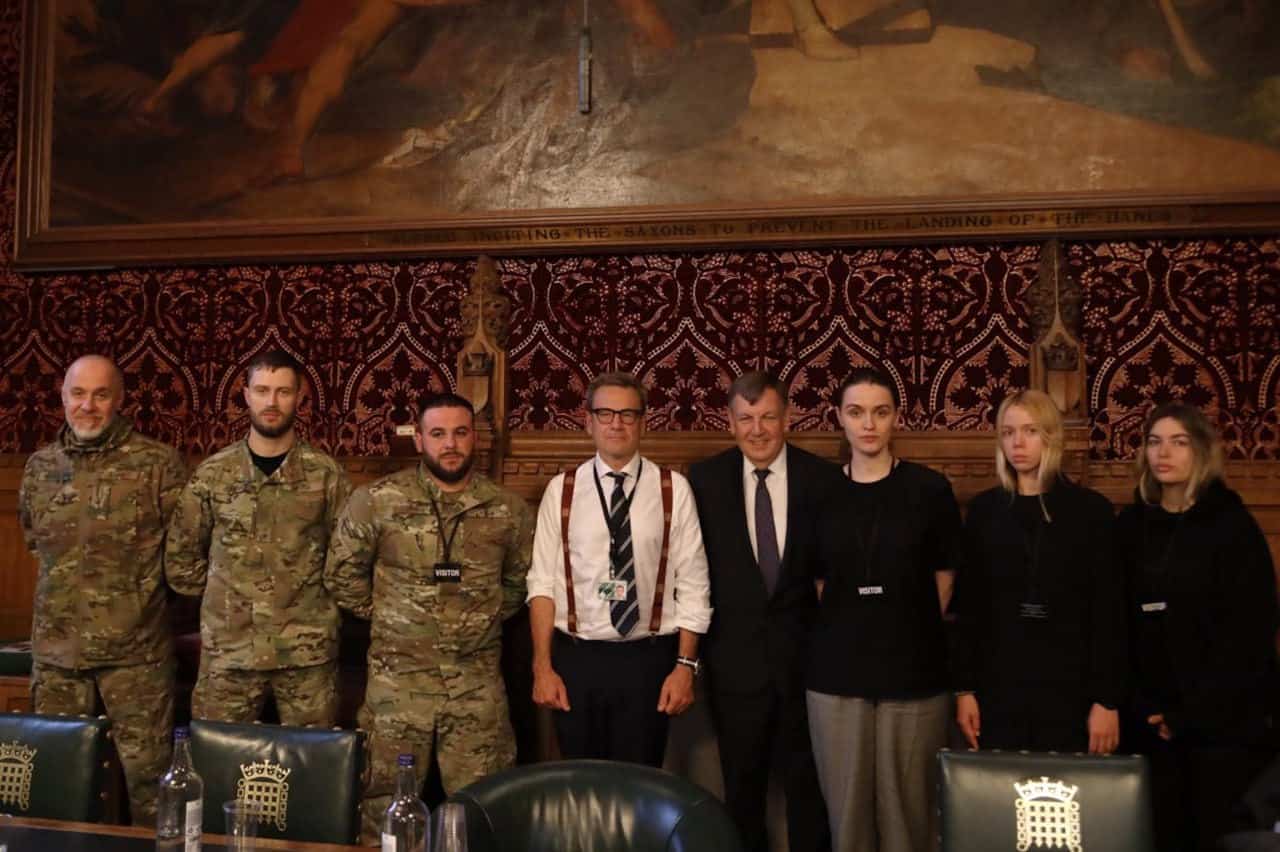 Стаття: Захисники Маріуполя відвідали британський парламент