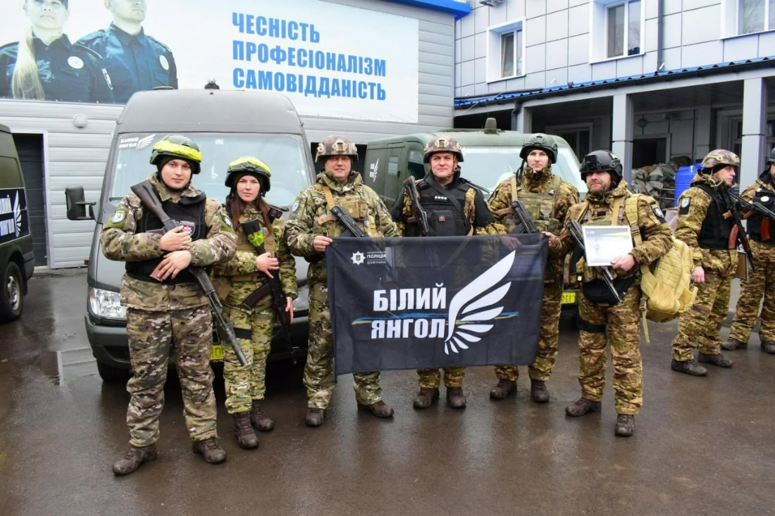 Зображення посту: «Білі янголи» врятували майже 10 тисяч людей на Донеччині