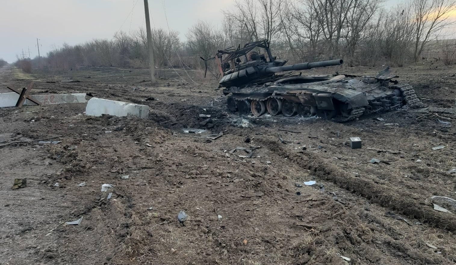 Стаття: Луганські прикордонники знищили ворожий танк і склади боєприпасів на Куп’янському напрямку