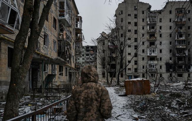 Стаття: Окупанти оголосили, що розселять мешканців Авдіївки у «більш-менш» вцілілі будинки