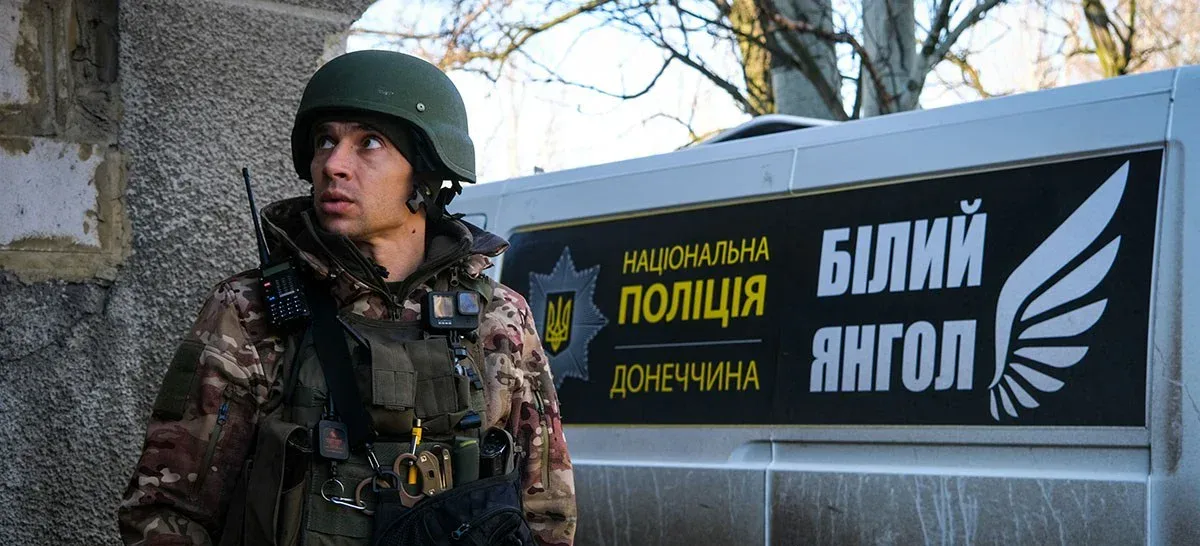 Стаття: Переселенці просять присвоїти «Білим янголам» звання Героїв України