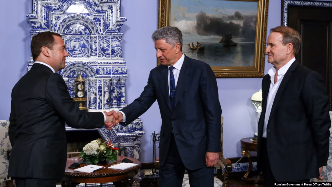 Стаття: Знову проросійські наративи: Юрій Бойко заявив про «радикалів» в Україні, заборону російської мови та церкви