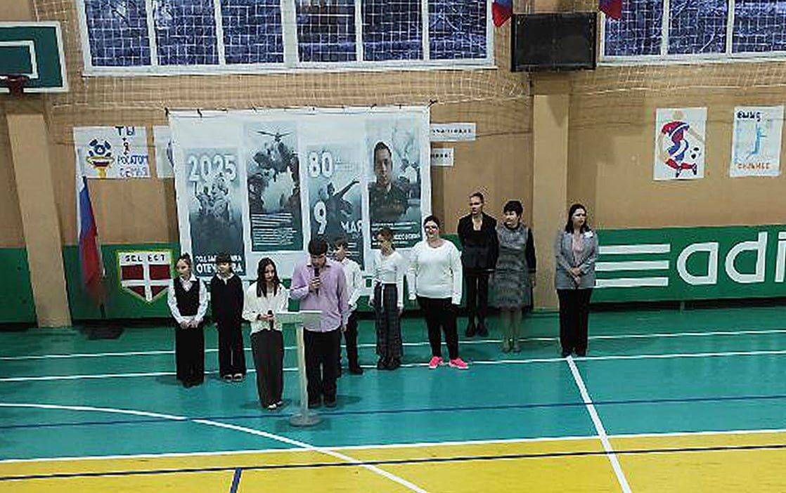 Стаття: Окупанти в Енергодарі змусили школярів святкувати «День перемоги» у січні