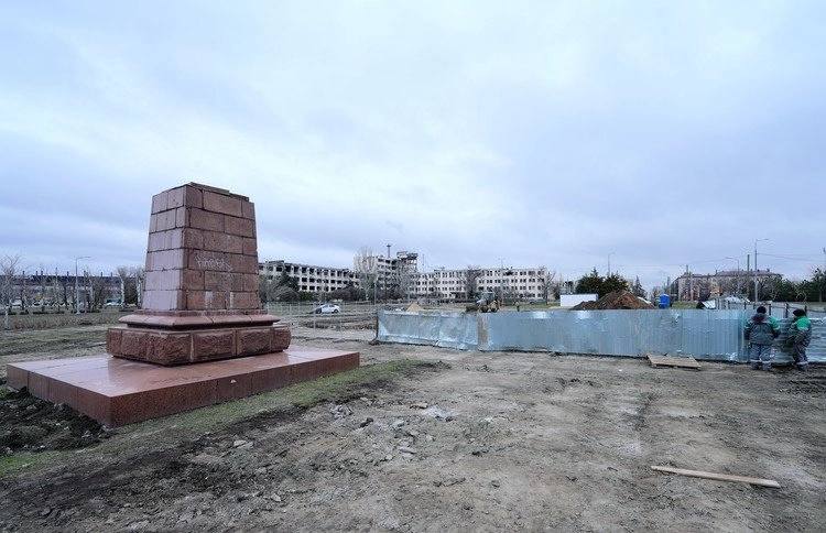 Зображення посту: У Маріуполі окупанти встановлюють монумент «Місто військової слави»