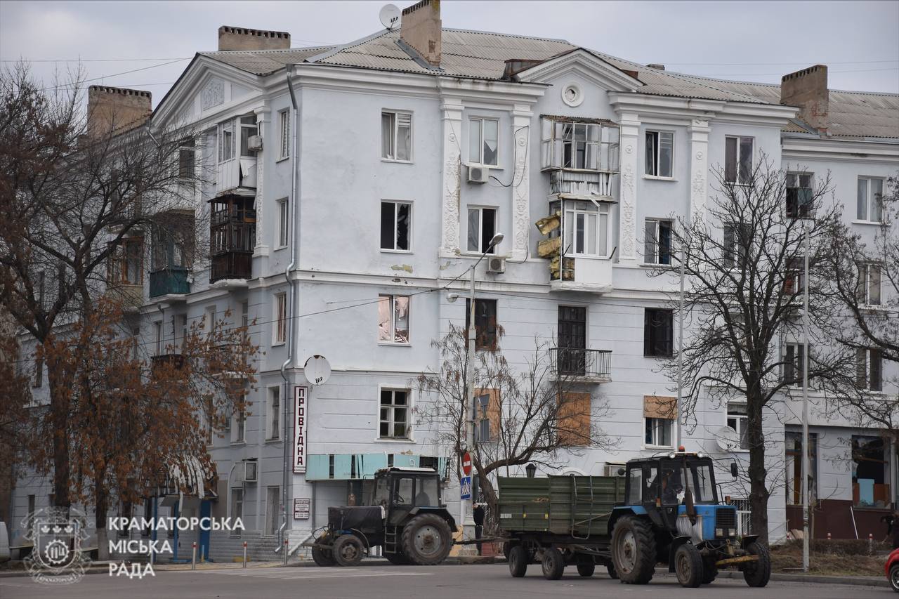 Стаття: 13 постраждалих, серед яких двоє дітей: наслідки обстрілу Краматорська