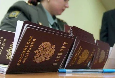 Стаття: На окупованій Луганщині багатодітним скасовують виплати без паспорта РФ