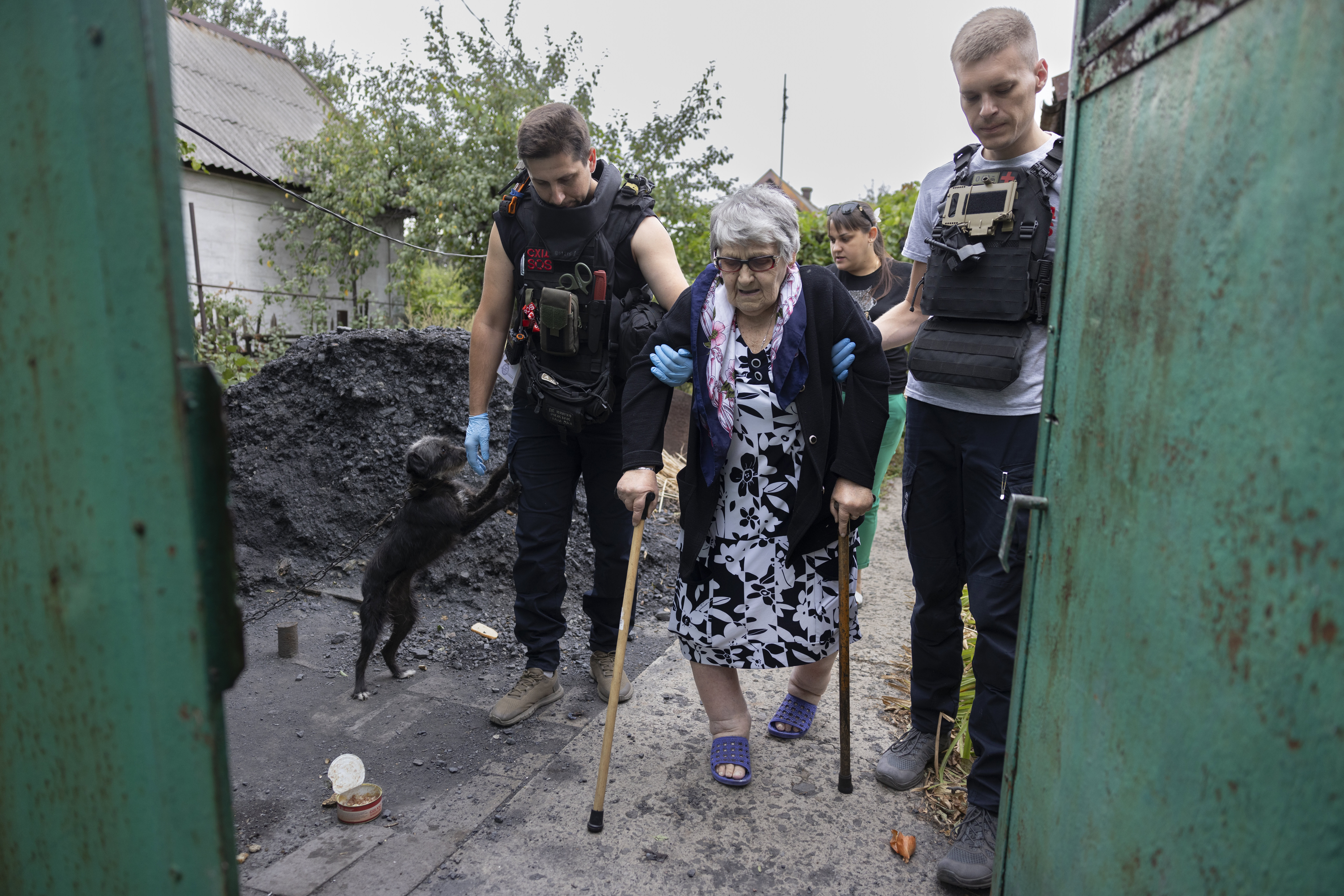 Стаття: В Україні не вистачає місць у закладах догляду для евакуйованих пенсіонерів