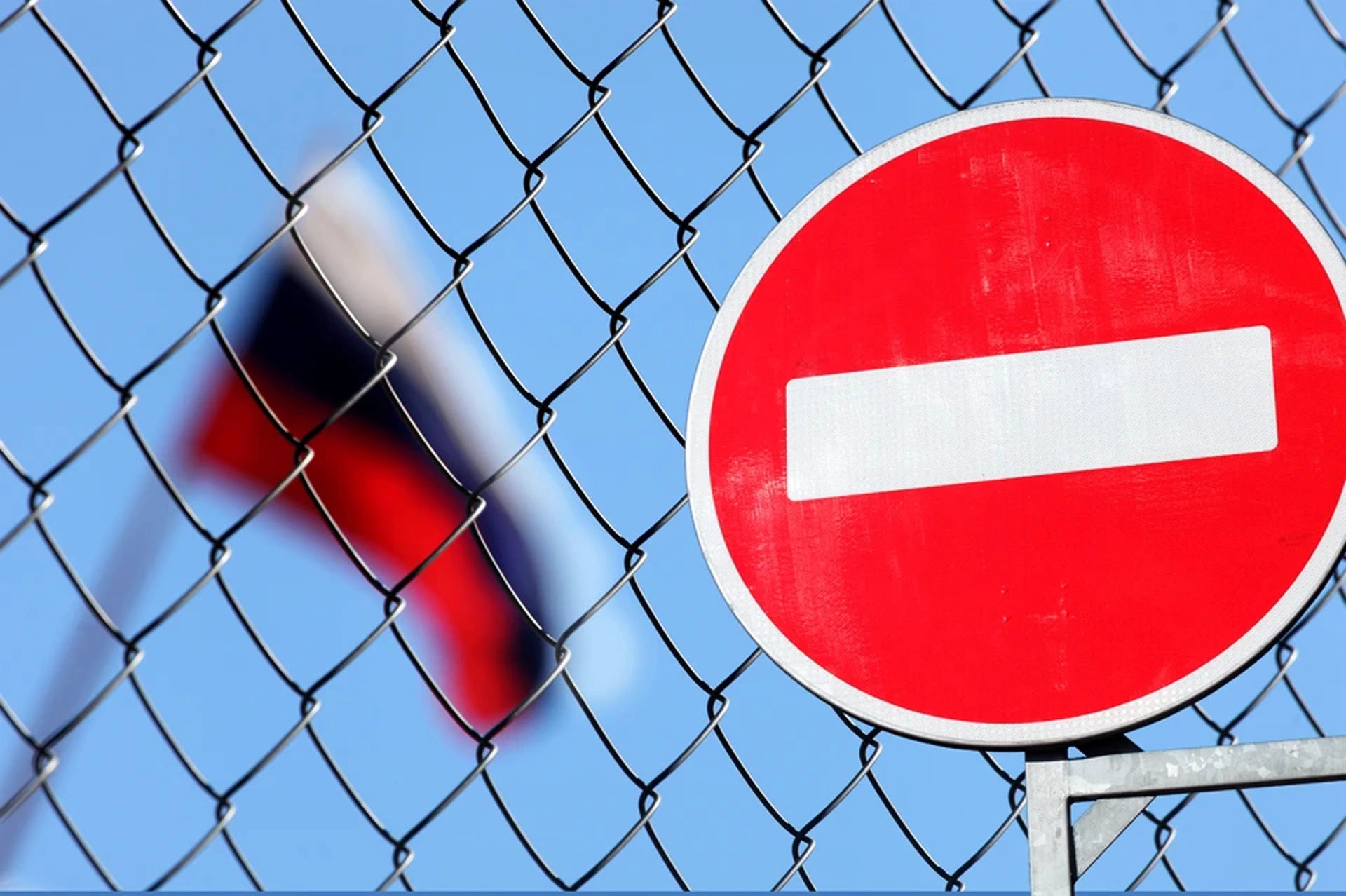 Стаття: Путіна закликали скасувати заборону на в’їзд українців в Росію. Чи так це?