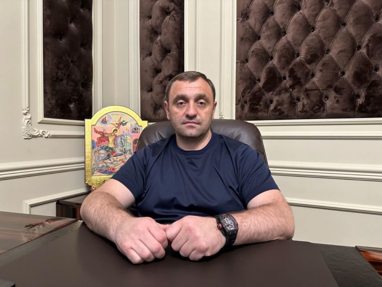Стаття: У Москві підірвали Армена Горлівського — авторитета з оточення Януковича