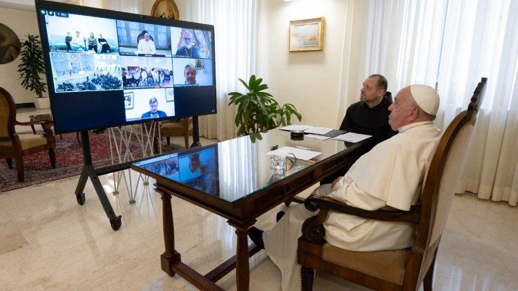 Стаття: «Мир будується через діалог»: Папа Римський закликав українську молодь вміти прощати