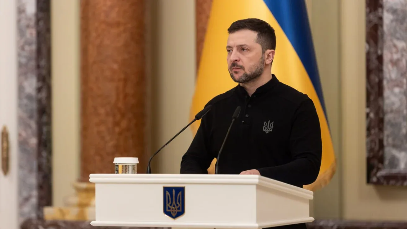 Стаття: Верховна Рада ухвалила постанову про підтримку демократії та повноваження Зеленського