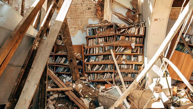 Стаття: Українські підлітки створили в окупації підпільний книжковий клуб