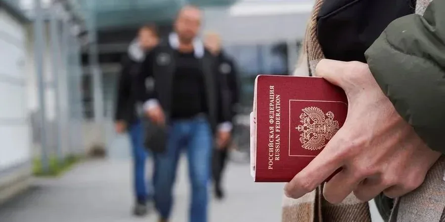 Стаття: Окупанти запустили план промусової «інтеграції» на Донеччині