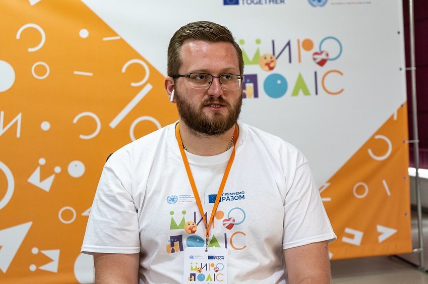 Зображення посту: Молодь обирає Україну: як переселенці дорослішають після виїзду з окупації